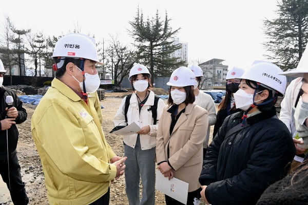 김천시, 시민과 함께 주요현장 점검으로 소통행정 강화-총무새마을과(사진1).JPG