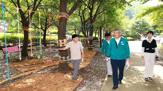 2024 08 09 김학동 군수 곤충생태원 현장점검(곤충연구소)291.JPG